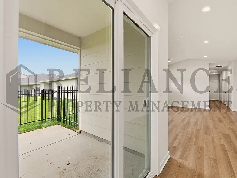 202 N Gowen St — Photo 32