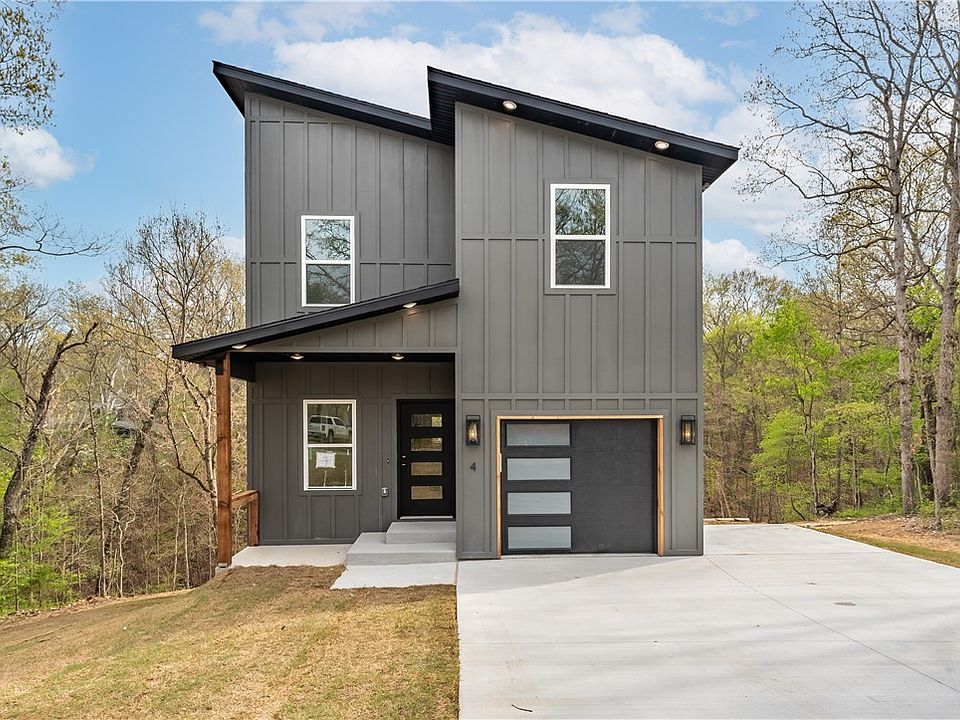 1st image of 4 Mayfair Cir