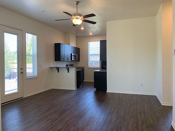 4th image of 1910 E Mill Plain Blvd #102