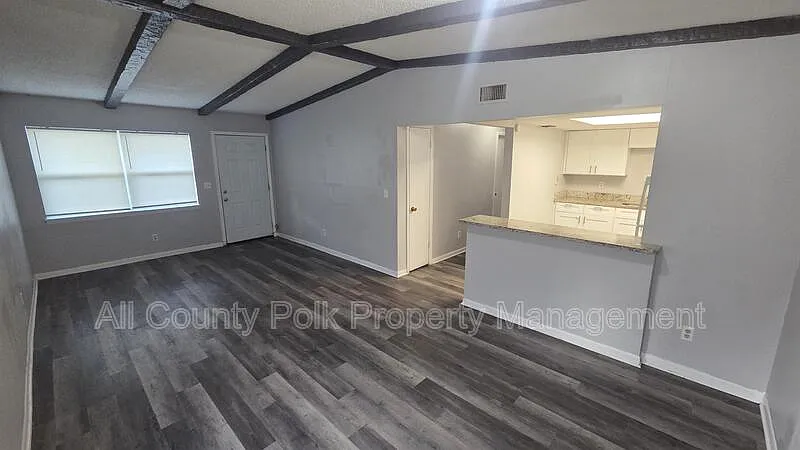 2 bed, 1.0 bath, 864 sqft, $995 — Photo 4