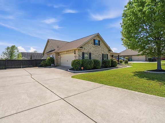 4th image of 274 Hathersage Dr