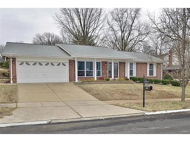 5126 Crosswood Dr photo 1