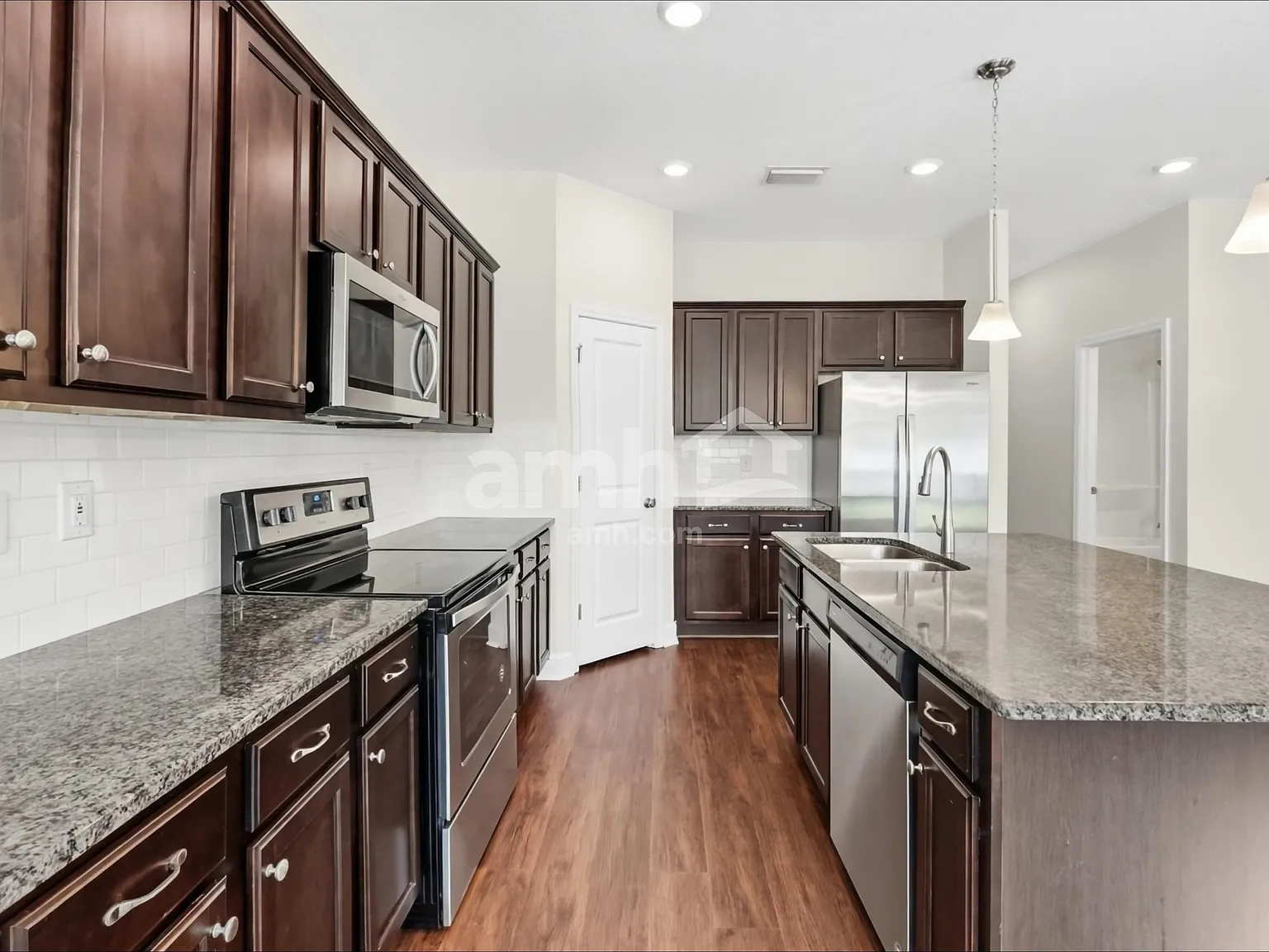 4 bed, 3.0 bath, 2229 sqft, $2,650 — Photo 3
