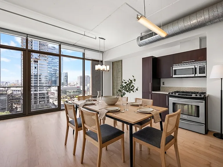 1100 S Hope St #1410 — Photo 9
