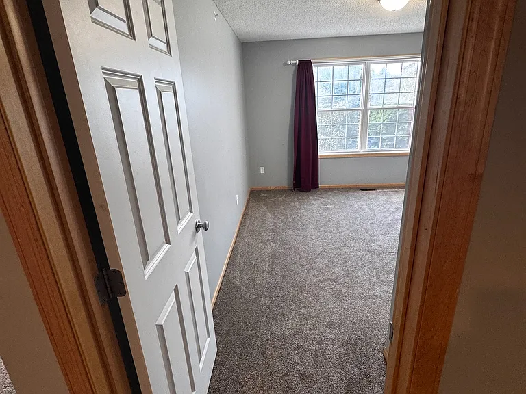 12210 Urbank St NE #B — Photo 33