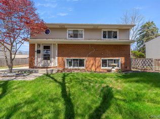 22646 Candace Dr, Rockwood, MI 48173