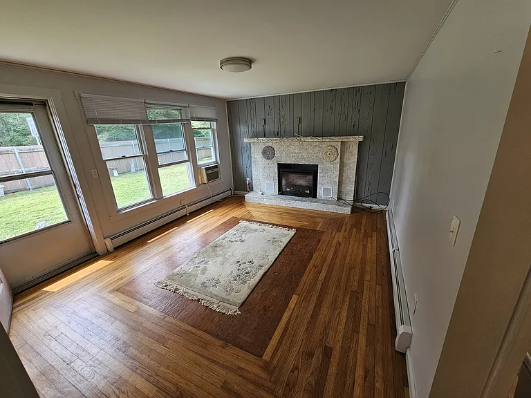 432 American Legion Hwy — Photo 5