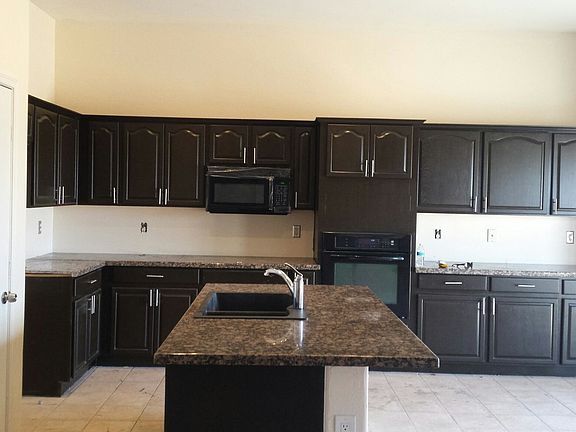 Kitchen granite open