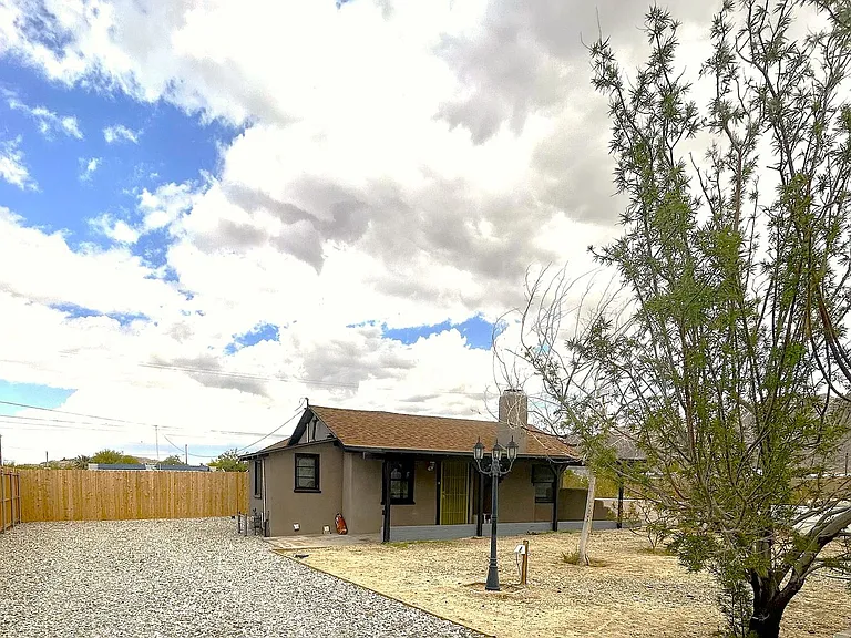 6623 La Luna Ave — Photo 1