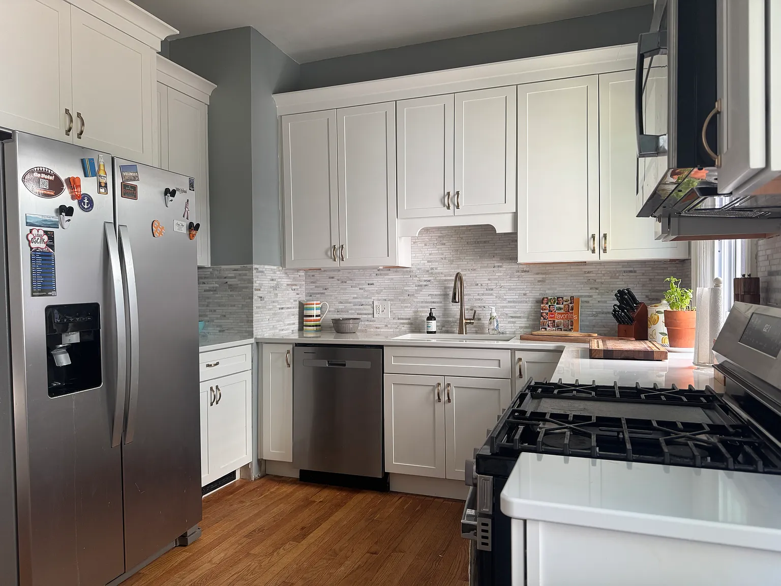 3 bed, 1.5 bath, 2100 sqft, $2,200 — Photo 3