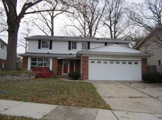 10050 Burton Ave, Oak Park, MI 48237