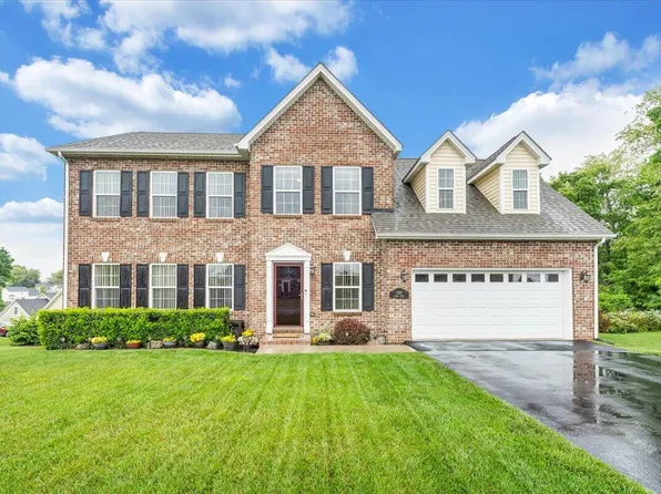 1585 Diana Dr, Christiansburg, VA 24073