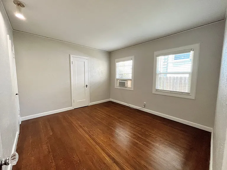 1815 H Street — Photo 9