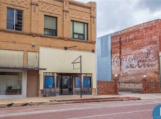115 W Pecan St, Coleman, TX 76834