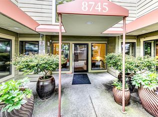 8745 Greenwood Ave N APT 404, Seattle, WA 98103