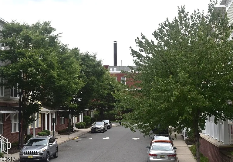 129 Central Pl #2 — Photo 26