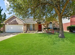 814 Tennyson Dr, Pearland, TX 77584