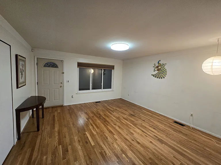 5054 Carnaby Dr — Photo 9