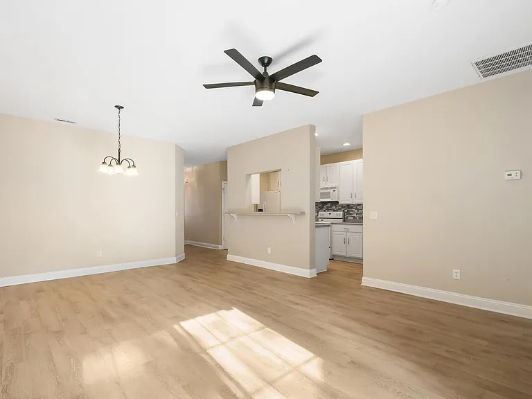 1508 Honeybee Ln — Photo 8
