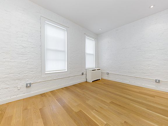 4th image of 146 Mulberry St APT 16