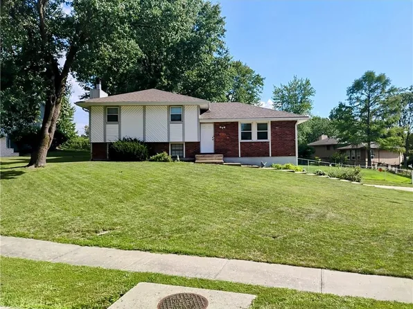 10439 N Cherry Dr, Kansas City, MO 64155