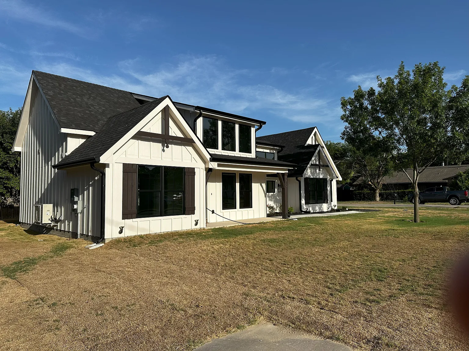 3 bed, 1250 sqft, $2,200 — Photo 3