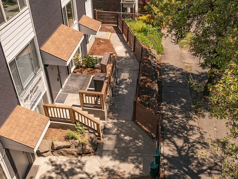 3000 E Spruce St — Photo 3