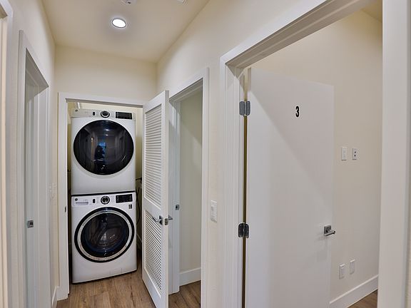 3rd image of 1223 W 25th St #1223