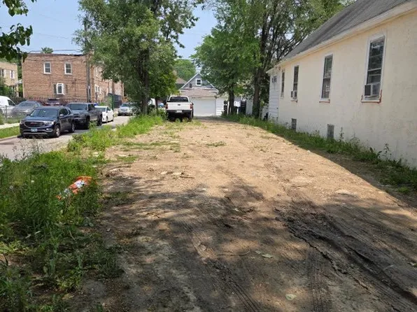 6561 N Seeley Ave, Chicago, IL 60645