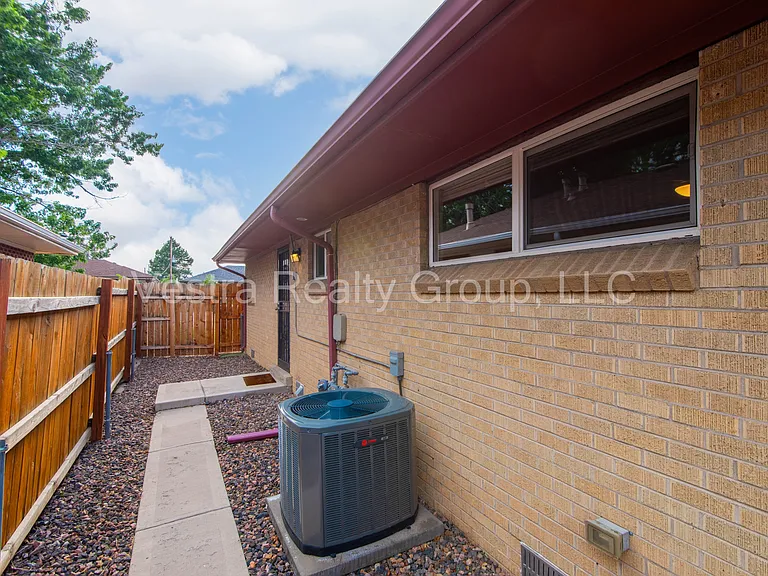 3680 Grape St — Photo 18