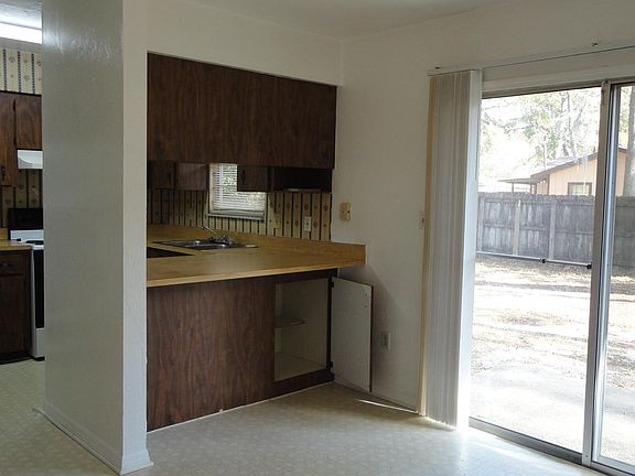 5th image of 4735 NW 28th St