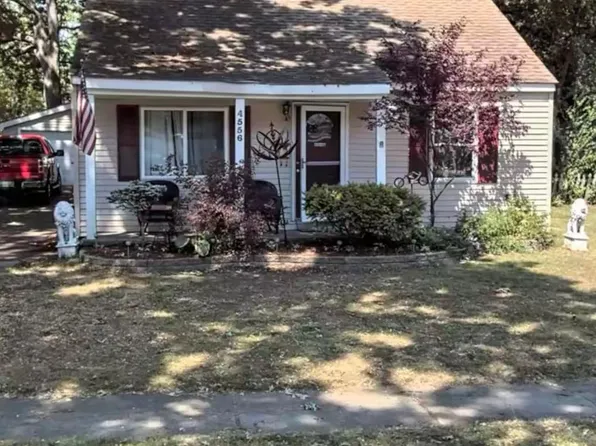 4556 Edmund St, Wayne, MI 48184