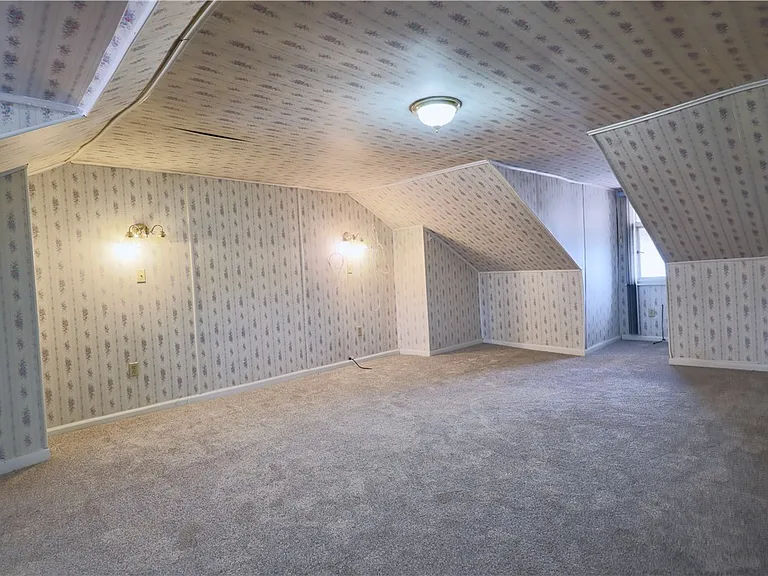 425 Pearl St — Photo 30