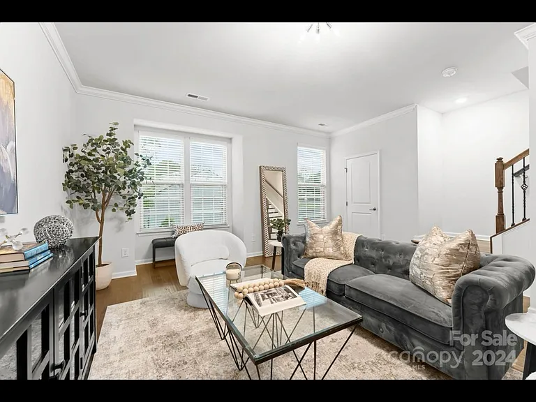 1233 Queen Lyon Ct — Photo 16