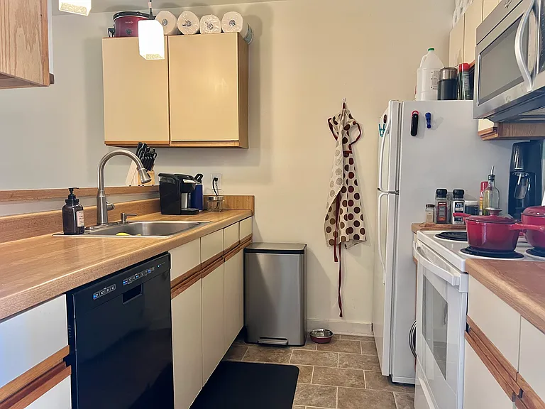 1000 Linden Ave #N303 — Photo 5