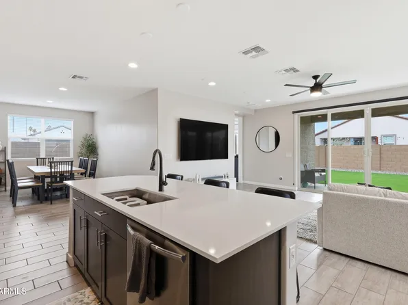 2323 W Grenadine Road, Phoenix, AZ 85041
