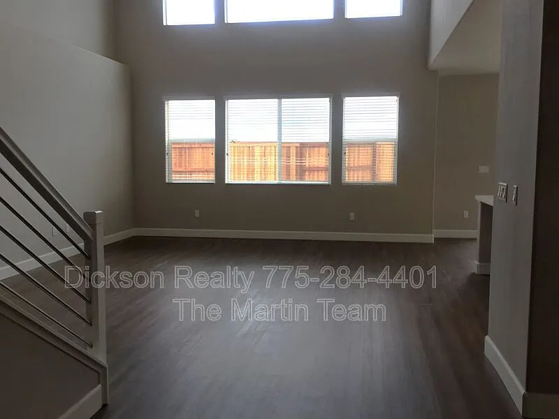 4 bed, 3.5 bath, 2595 sqft, $2,850 — Photo 3