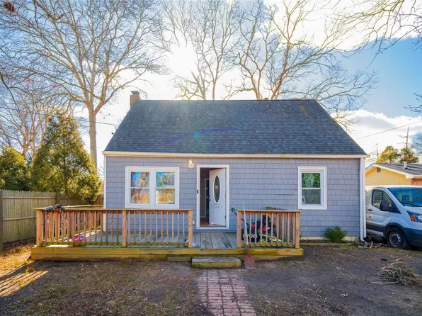 98 Manor Drive, Shirley, NY 11967