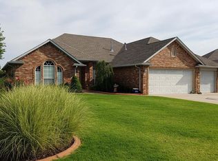 12325 SW 7th Cir, Yukon, OK 73099