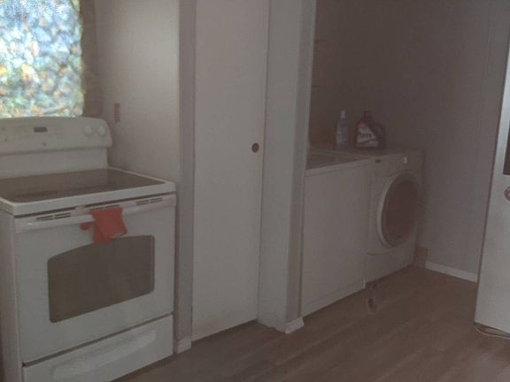 5th image of 19 Brenda Ave #19