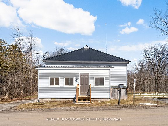 3rd image of 584 Ford Rd