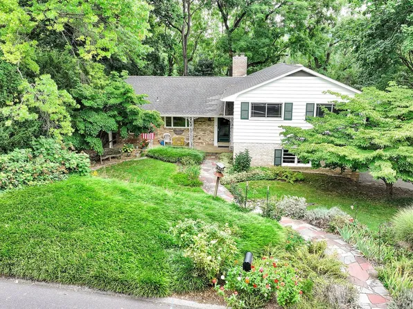 116 Scarboro Dr, York, PA 17403
