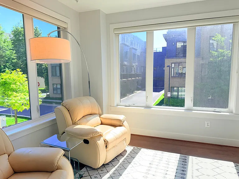 Bright corner townhouse