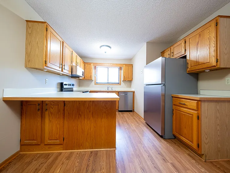 5445 Orleans Ln N #7 — Photo 6