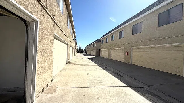 2 bed, 982 sqft, $1,000 — Photo 2
