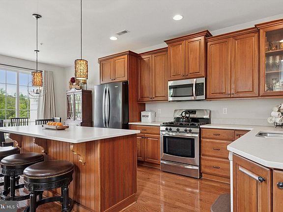 5th image of 3194 Brookside Dr