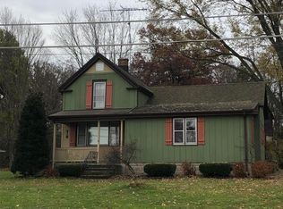 717 Chestnut St W, Burlington, WI 53105