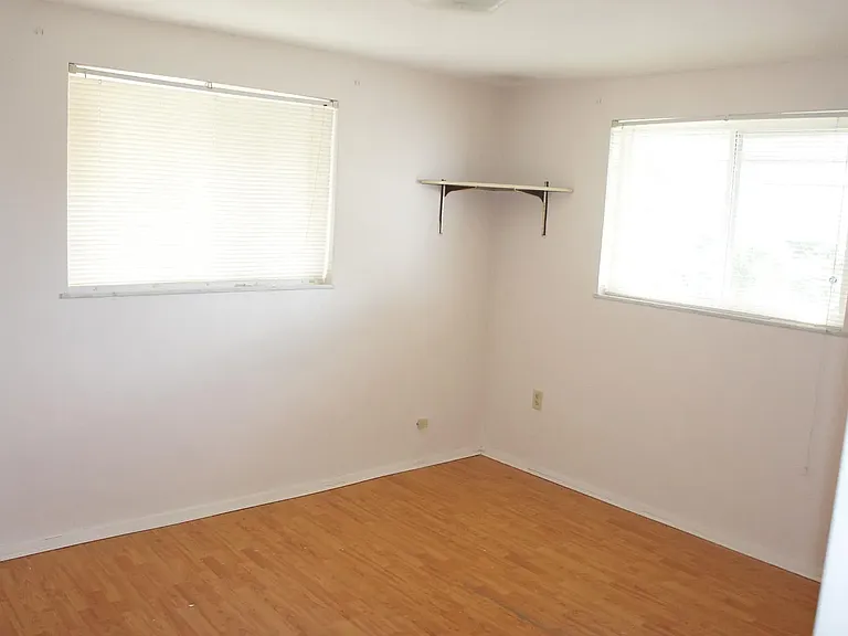7608 Camelot Rd — Photo 10
