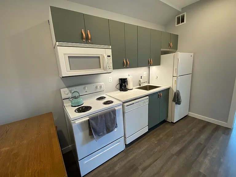 1535 W Poplar St — Photo 29