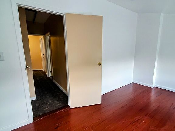 4th image of 617 Halsey St #3